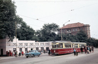 Калининград - Калининград. Проспект Мира. Остановка трамвая около входа в Зоопарк.