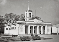 Калининград - Главный павильон в калининградской «ВДНХ» по улице Заовражной.