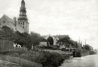 Советск - Тильзит. Вид с понтонного моста на Немецкую кирху, Мемельштрассе с пристанью.