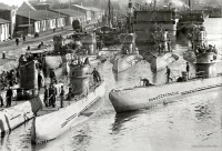 Балтийск - Пиллау. Немецкие подводные лодки 21-й учебной флотилии 1-й учебной дивизии подводников у причала.