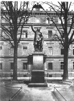 Гусев - Памятник королю Фридриху Вильгельму 1, основателю Гумбиннена