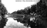 Гусев - Гусев -  Gumbinnen - Pissa. Dammstrasse mit nordichem Damm. Grosse Brucke.