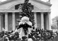 Калуга - Дед мороз у Драмтеатра.