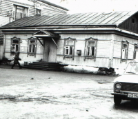 Таруса - Таруса - исторически русский город.  Старое здание автостанции.  1960 год.
