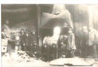 Гурьевск - У вагранки в литейном цеху 1924г.