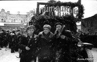Гурьевск - Ноябьская демонстрация ,снимки разных лет.