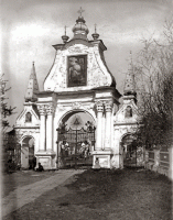 Кострома - Ворота при въезде в ограду Успенского собора