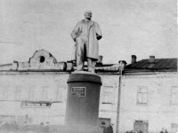 Нерехта - Площадь Свободы, памятник В. И. Ленину.